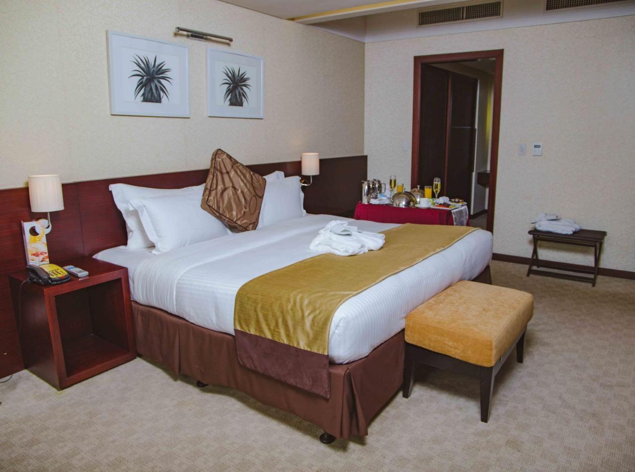 Hotel De Convencoes De Talatona Hcta Luanda Exteriör bild